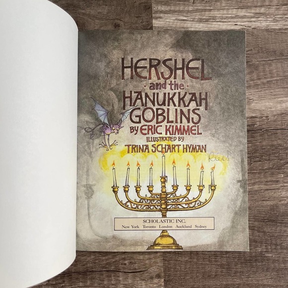 HERSHEL AND THE HANUKKAH GOBLINS by ERIC KIMMEL | SCHOLASTIC TRINA SCHART HYMAN - Picture 3 of 6